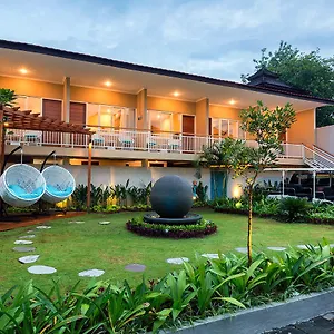 Destiny And Seminyak (Bali)
